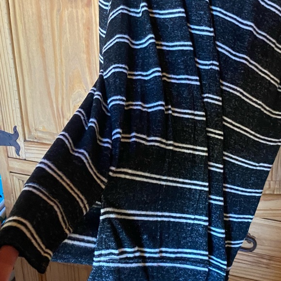 Lane Bryant grey stripe sweater 14-16 - Picture 6 of 9